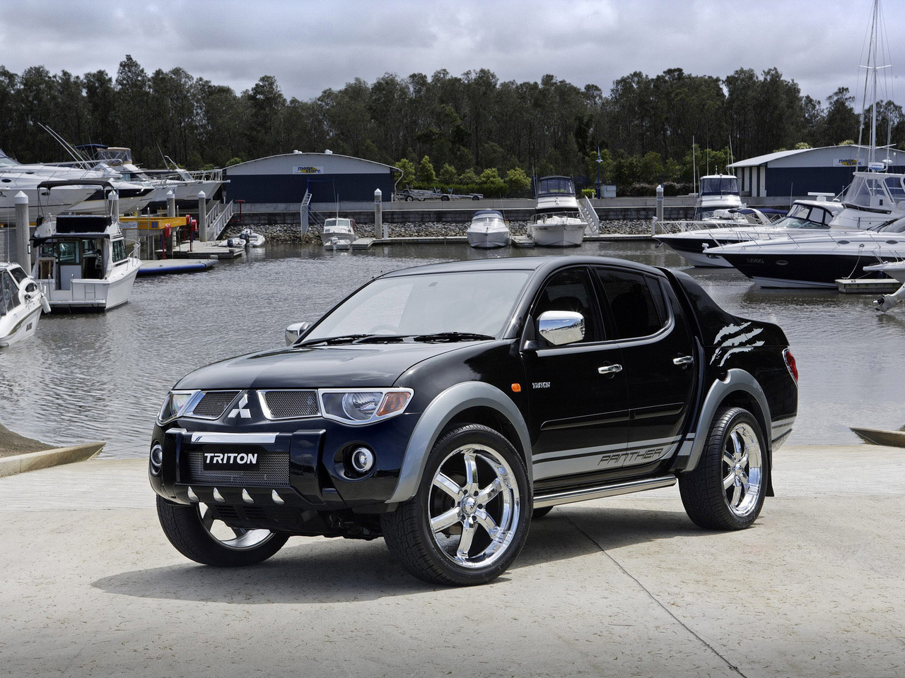 Black Metallic Color Mitsubishi Triton car images