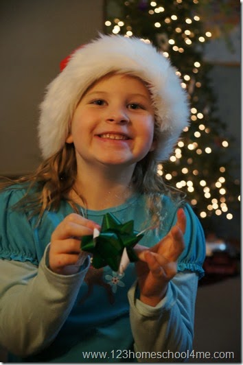 Christmas bow scavenger hunt kids activity