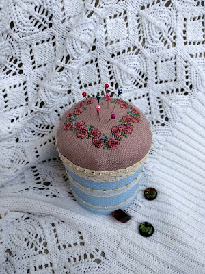 Pincushion.Круглая коробочка.