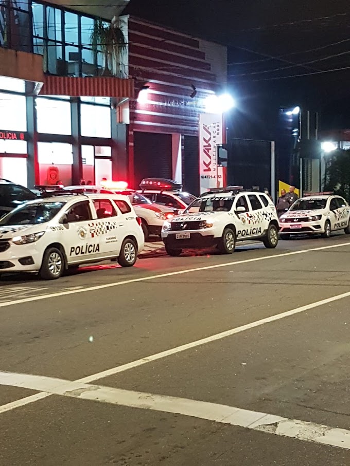 LADRÕES CAPTURADOS PELA POLÍCIA MILITAR APÓS FURTO EM UMA CASA NO DISTRITO DE JUNDIAPEBA. ELES JÁ ESTÃO NA CADEIA DE MOGI