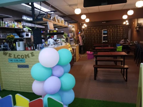 The Siblings PlayCafe penuhi kehendak si comel