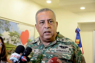 El director general de Migración, vicealmirante Luis Rafael Lee Ballester