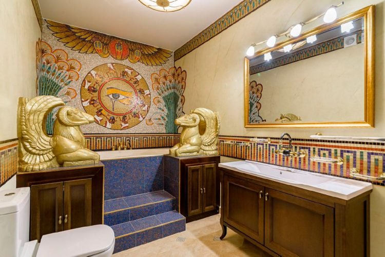 An apartment for sale in Moscow, worth 1.7 million dollars, has a Pharaonic character. Know the details