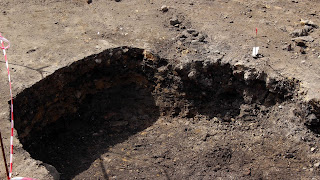 <img src="Archaeology dig, Rochdale Town Hall.jpeg" alt=" archaeology projects uk">