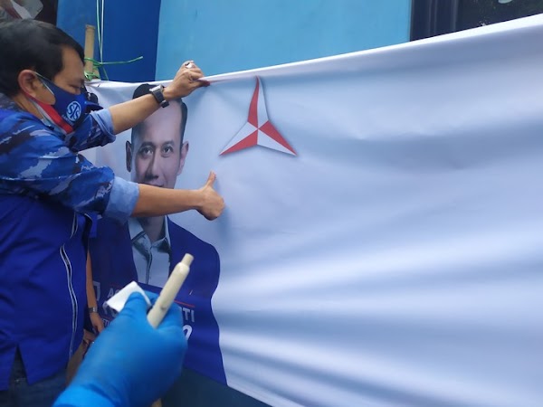 Pengurus Demokrat DKI Cap Jempol Darah: Ini Bentuk Loyal ke AHY!