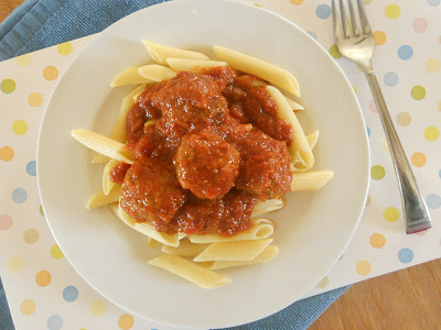 lazy day slow cooker meatballs (sweetandsavoryfood.com)