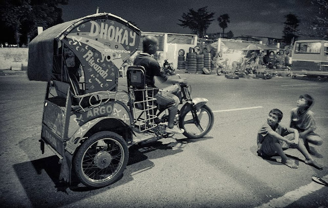 Becak Motor Kemayoran Jakarta by Charlie Hartono