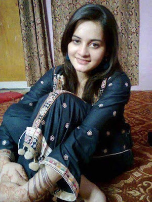 Desi Asian In Shalwar Qameez Picture