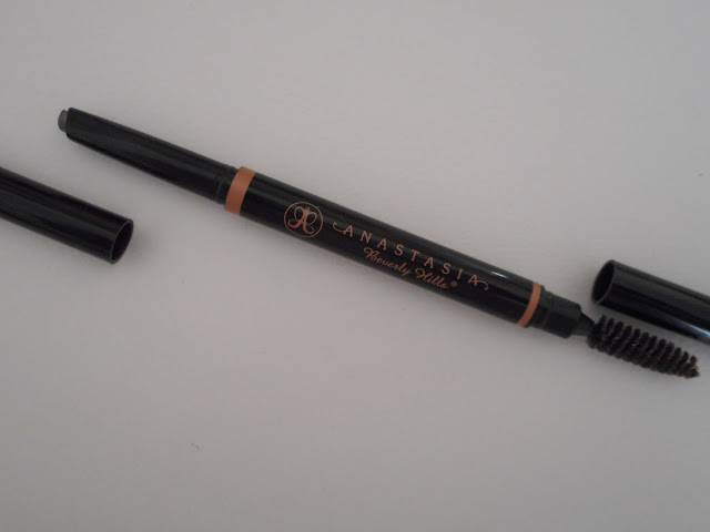 Anastasia Beverly Hills Brow Definer in Medium Brown