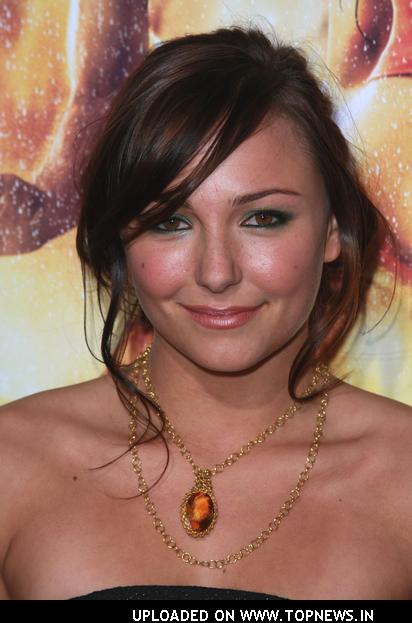 Evigan lahir di Los Angeles California dan seorang putri dari Pamela C 