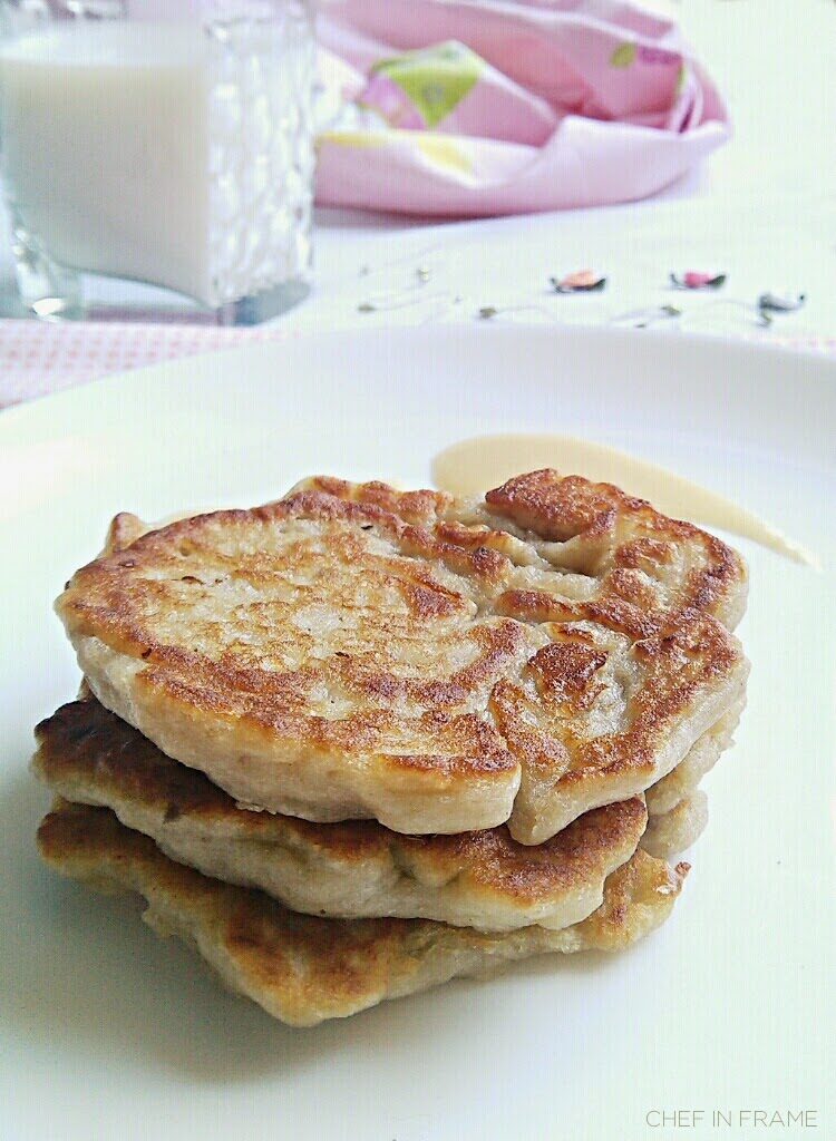 Easy Banana Fritters with yogurt syrup