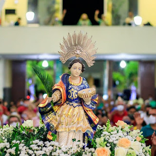 Imagem de Santa Luzia venerada na catedral de Mossoró (imagem disponível no perfil da diocese no Facebook).