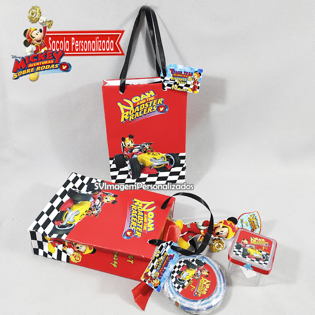  O preço mais barato Sacola Personalizada com alça de fita de cetim e tag para colocar lembrancinhas de festa,, No tema Mickey Aventuras sobre Rodas, a festa será um sucesso com Mickey e sua turma, em emocionantes aventuras de corridas formula1, um tema muito colorido, com bandeira quadriculada é uma ótima dica para festa de menino