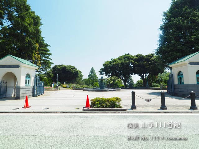 [横浜] 山手111番館横の噴水広場