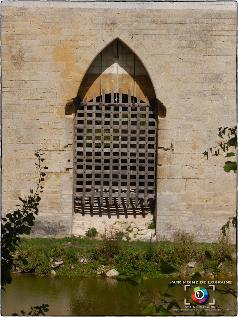 VAUCOULEURS (55) - La Maison-forte de Gombervaux (1ère partie)