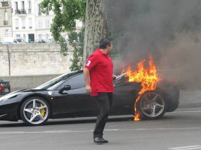 Ferrari 458 Italy on fire in Paris