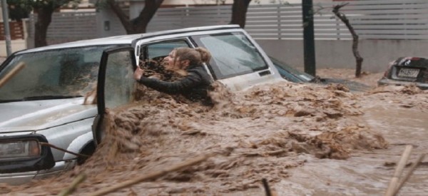 ΤΡΕΜΕΙ OΛΗ η ΕΛΛΑΔΑ τις ΦΟΝΙΚΕΣ ΠΛΗΜΜΥΡΕΣ! Διευθυντής της ΕΜΥ: Ο εφιάλτης θα χτυπήσει και άλλες περιοχές τις επόμενες ωρες  ημέρες!