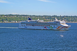 Norwegian Pearl departs Seattle, Summer 2016, Alaska Cruise