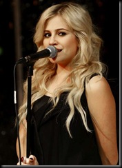 PixieLott_London_Fashion_Show_Performance_