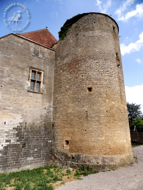 CHATEAUNEUF-EN-AUXOIS (21) - Château-fort