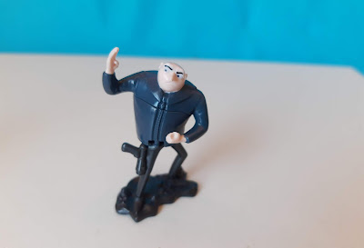 Miniatura de plástico com base do Gru , meu malvado Favorito; coleção Kinder Ovo -   cm R$ 8,00