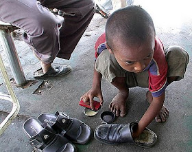 kecil-menyemir_sepatu.jpg