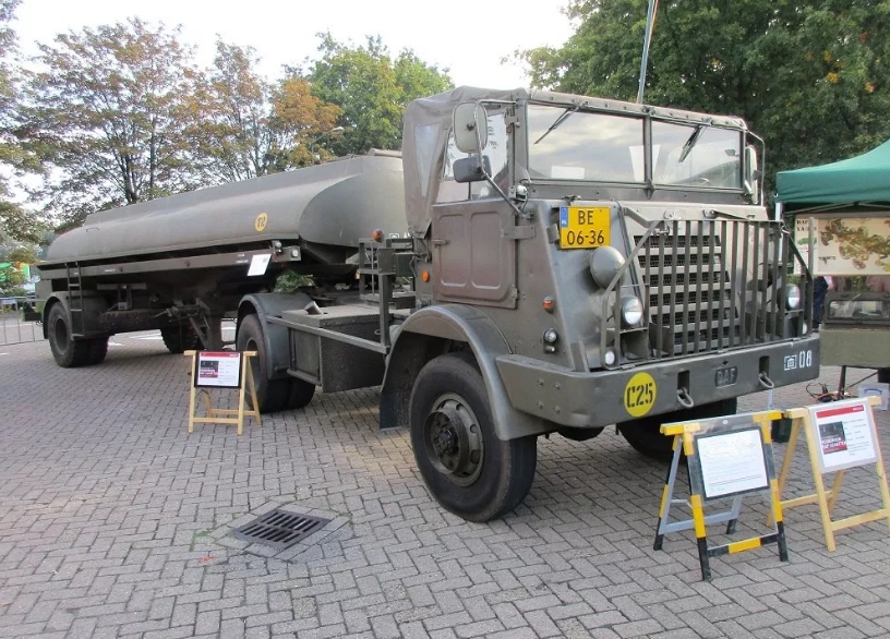 Gambar Foto  Mobil Truk  Gandeng  Terbaru Unik Keren 2021