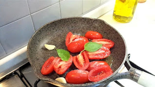 pasta with tomatoes and