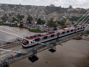 Trenes de la Línea 2B cruzaron río Ozama