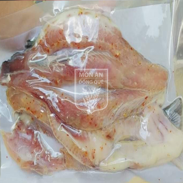 Hiện tại giá khô cá basa xuất xứ Châu Đốc - An Giang, được bán giá 180.000đ/kg, đóng gói basat chân không bảo đảm an toàn vệ sinh thực phẩm.