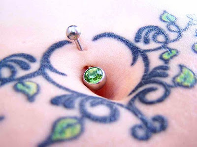 Decorated belly button Seen On coolpicturesgallery.blogspot.com