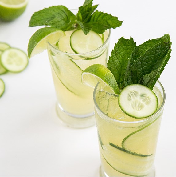 SPARKLING CUCUMBER MINT GIN #Drink #Cocktails