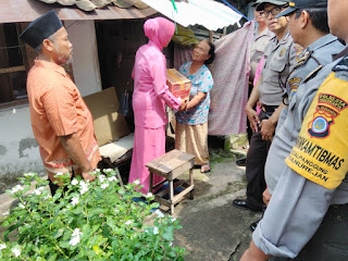 Peduli Kaum Dhuafa, Polsek Danurejan Berikan Bantuan Sembako