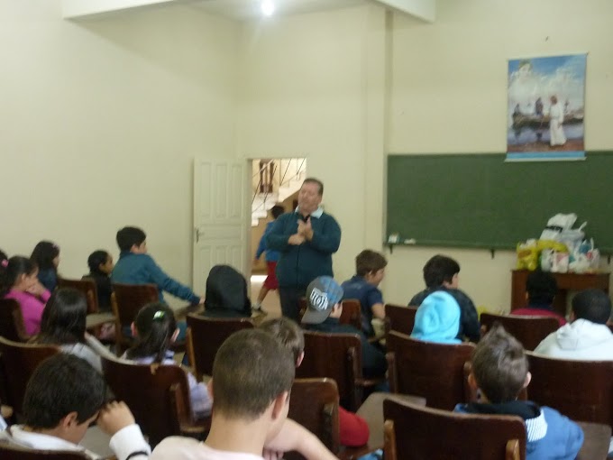 <strong>CORAL INFANTIL DAS IRMÃS BAHIANAS VISITAM SEMINÁRIO</strong>