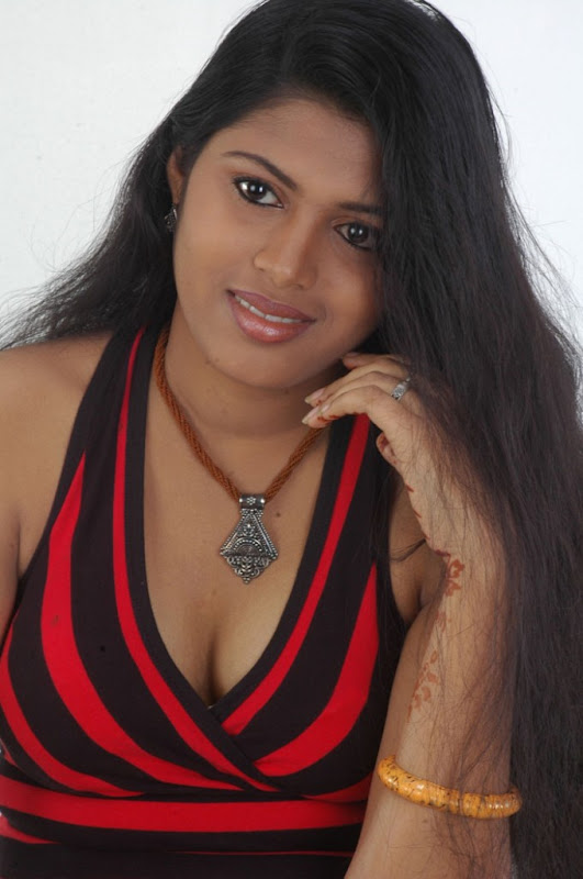 Tamil Spicy Movie Aridharam Actress Sangeetha Hot Stills glamour images