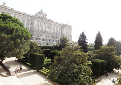 TURISMO: El Palacio Real de Madrid es fascinante por Kaiser Solano. Alpargata Viajera. España.