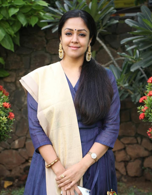 Tamil actor Surya wife Jyothika pics