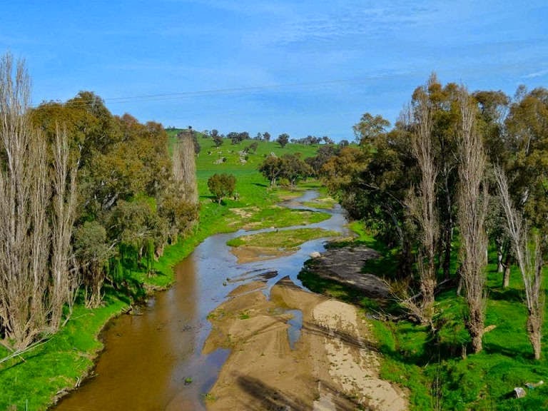 The first part of Australia from Sydney to Adelaide was beautiful and filled with rivers. The sceneries surprised me everyday. - This Guy Sold Everything He Owned To Bike Through 70 Countries In 5 Years