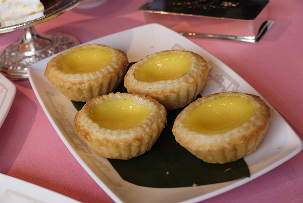 Egg tarts (daan taat) at Man Wah, Mandarin Oriental Hong Kong. © Christine x yotsub4 2017. All rights reserved.