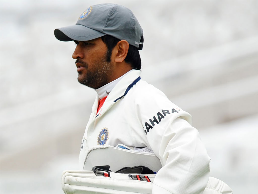 Dhoni Wallpapers 2013