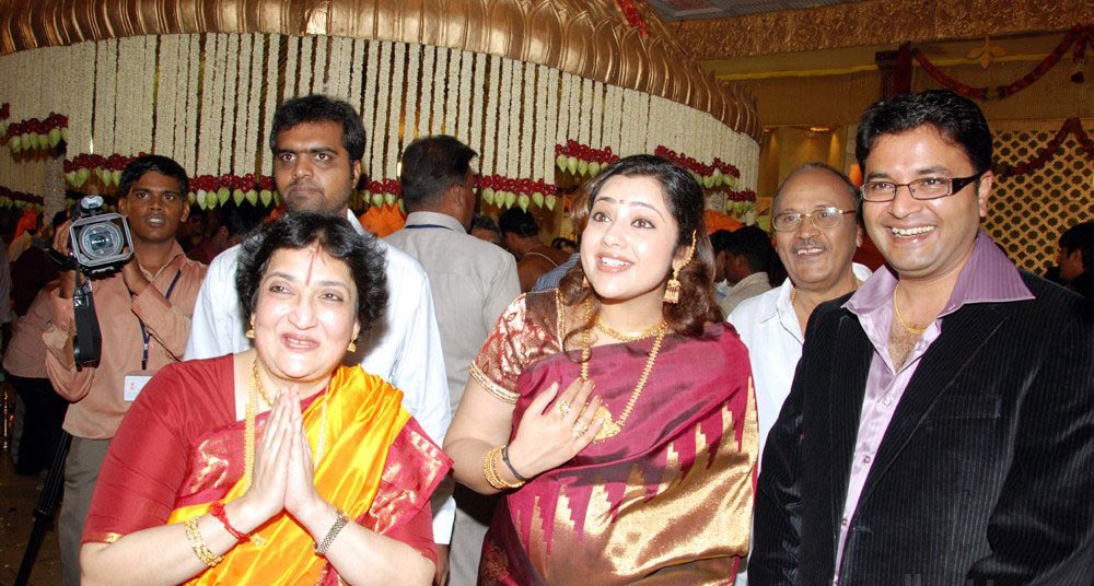 Actress Meena and Roja in Saundarya Rajnikant wedding Reception - pics ,soudarya wedding reception stills, http://rkwebdirectory.com