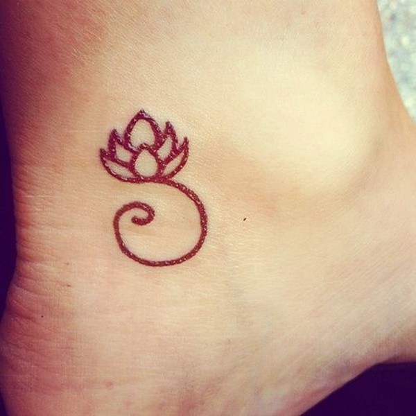 Tornozelo Tatuagem com uma Pequena Lotus