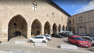 The Museum is housed in a 14th century palace in Piazza della Cittadella