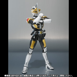 Bandai SH Figuarts Kamen Rider Den-O Axe Form figure