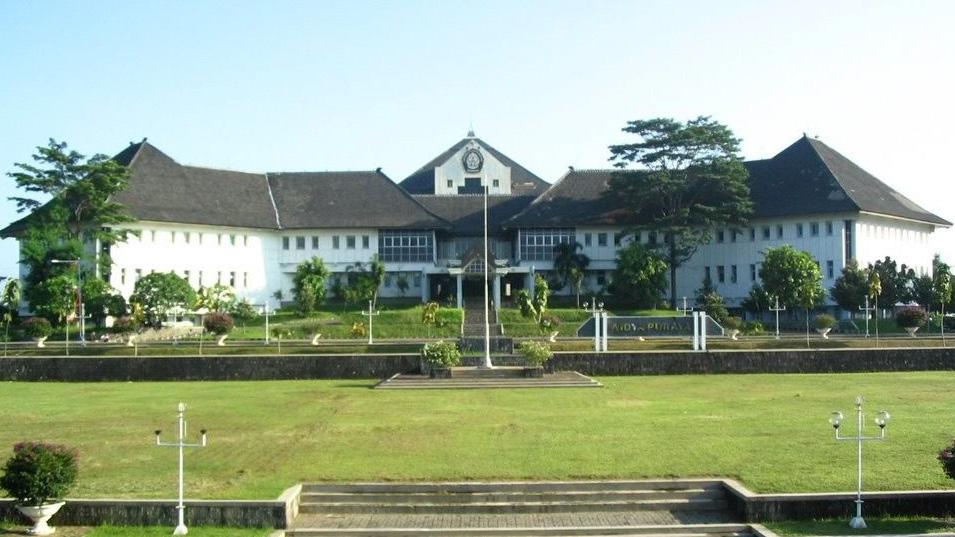 Universitas Diponegoro (UNDIP) International Programs