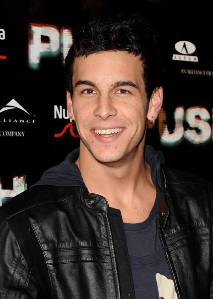 mario casas y su novia. el relevo a Mario Casas.