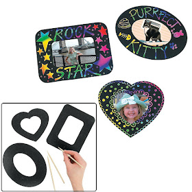Magic Color Scratch Photo Frame Magnets are an easy craft and can help your girls earn the light green Daisy petal for Mother's Day