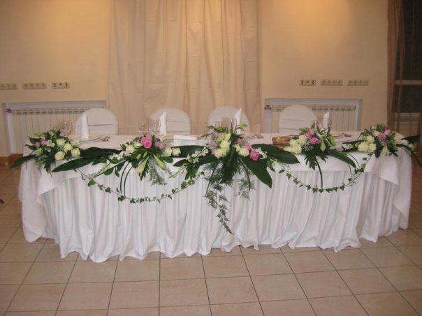 types of flowers decoration Wedding Table Flower Decoration | 604 x 453
