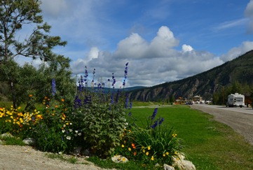 look close, there is Mo walking toward the MoHo in Dawson