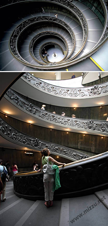 Tangga spiral di Museum Vatikan (Italia)